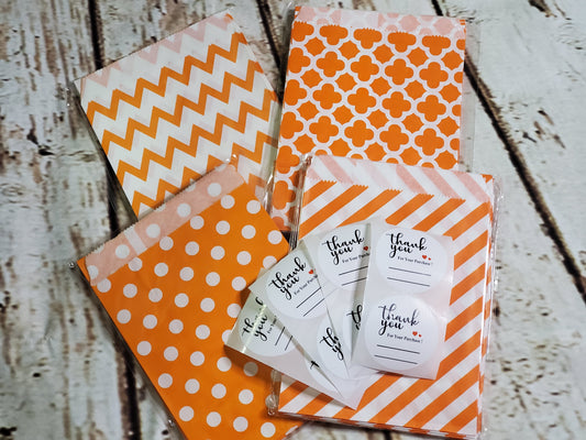 Variado set bolsitas de papel 24 bolsitas + 24 stickers
